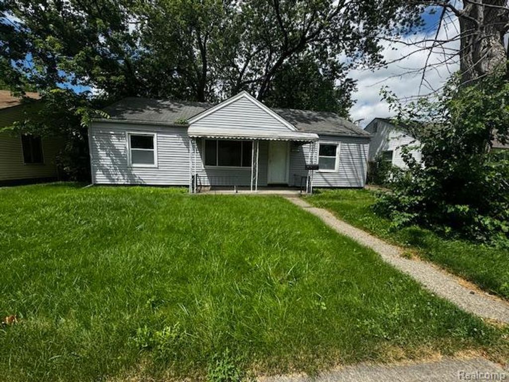 26367 Ridgemont Street, Roseville, MI 48066