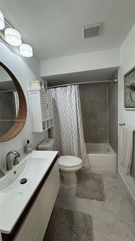 405 Bennington Ln 405, Lake Worth, FL 33467