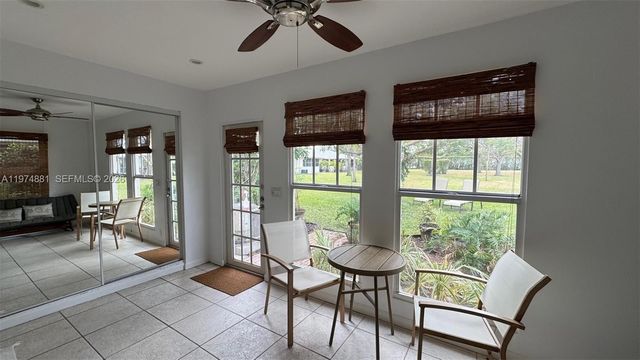 405 Bennington Ln 405, Lake Worth, FL 33467