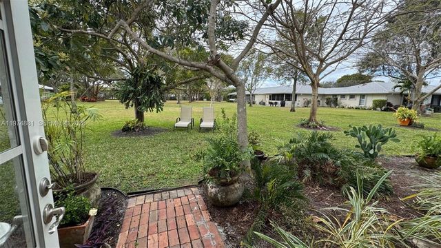 405 Bennington Ln 405, Lake Worth, FL 33467