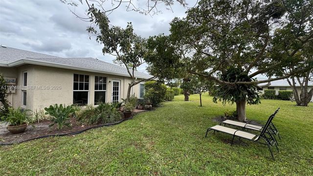 405 Bennington Ln 405, Lake Worth, FL 33467