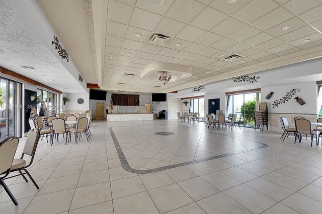 405 Bennington Ln 405, Lake Worth, FL 33467