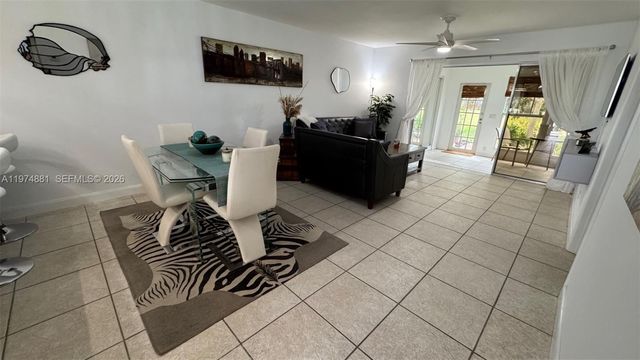 405 Bennington Ln 405, Lake Worth, FL 33467