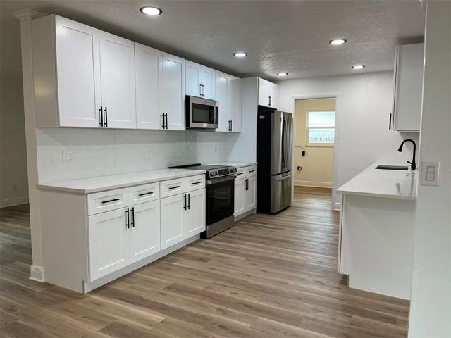 11093 54TH AVENUE N, St Petersburg, FL 33708