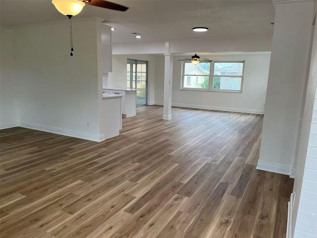 11093 54TH AVENUE N, St Petersburg, FL 33708