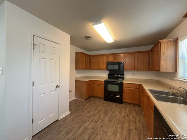 6903 Cutting Creek, San Antonio, TX 78244