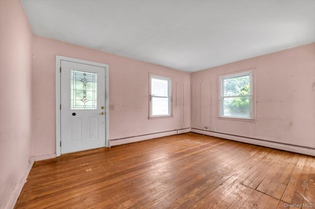 54 Garfield Place, East Northport, NY 11731