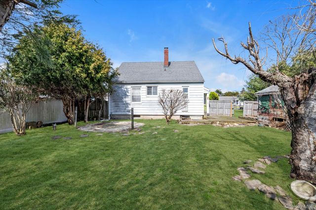 54 Garfield Place, East Northport, NY 11731