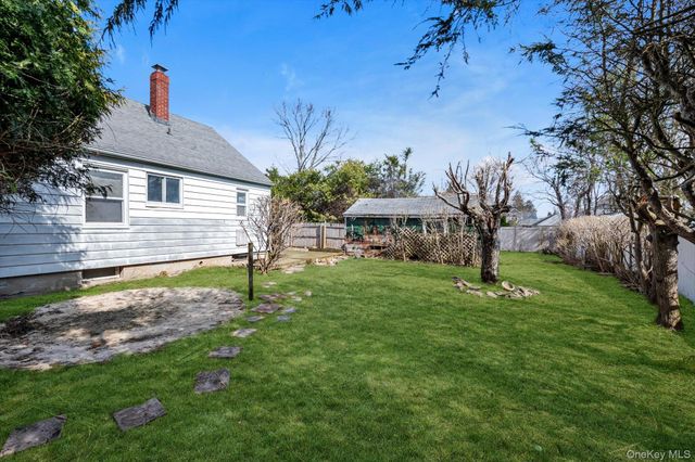 54 Garfield Place, East Northport, NY 11731