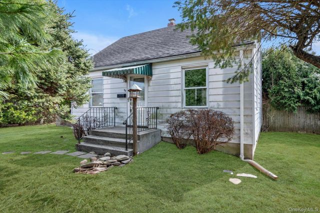 54 Garfield Place, East Northport, NY 11731