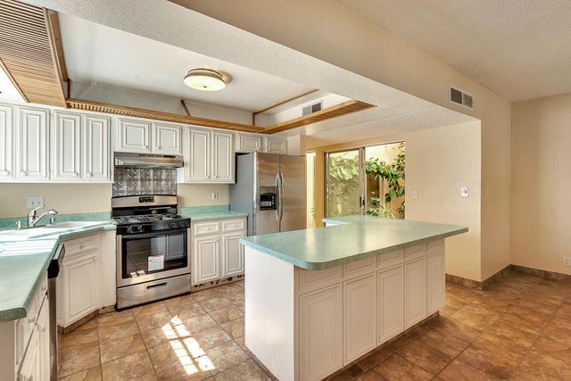 301 Los Nietos Court, El Paso, TX 79932