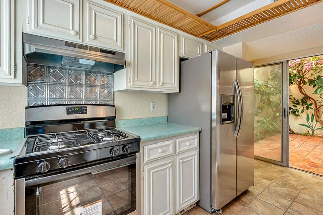 301 Los Nietos Court, El Paso, TX 79932