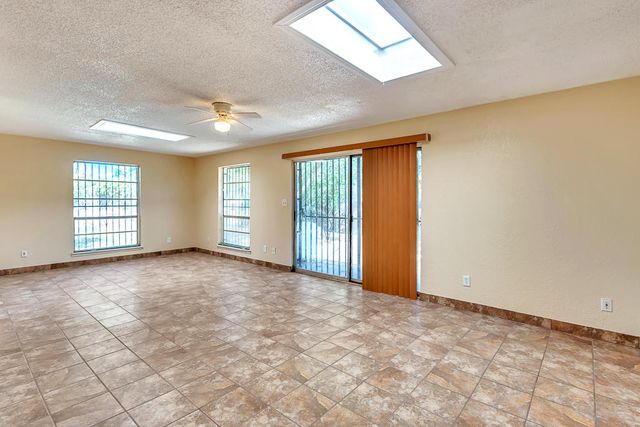 301 Los Nietos Court, El Paso, TX 79932