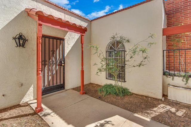 301 Los Nietos Court, El Paso, TX 79932
