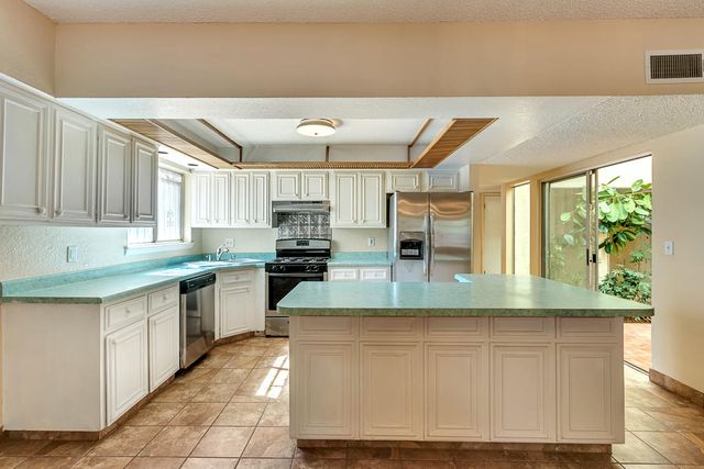 301 Los Nietos Court, El Paso, TX 79932
