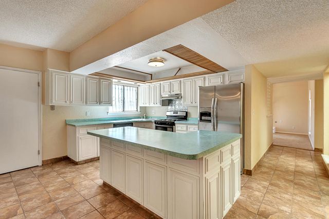 301 Los Nietos Court, El Paso, TX 79932