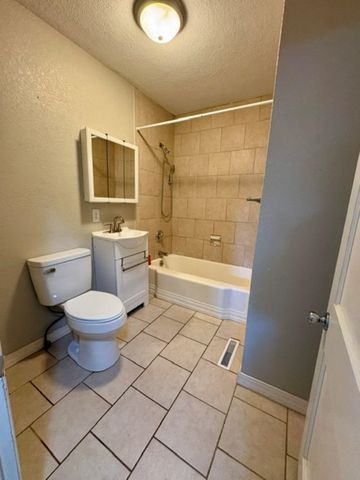 1416 N Henry St, Augusta, KS 67010