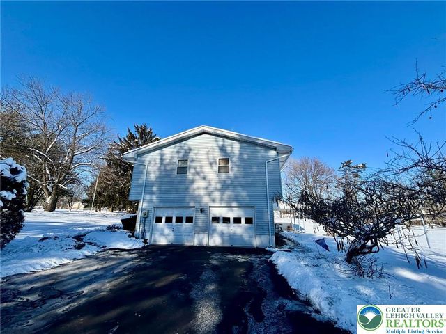 372 Oxford Circle, Moore Twp, PA 18014