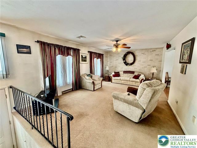 372 Oxford Circle, Moore Twp, PA 18014