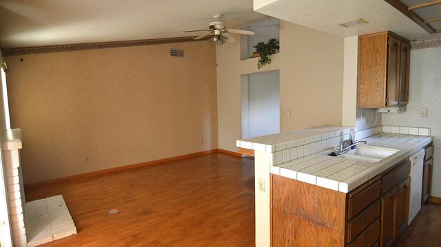 5320 Applehurst Way, Elk Grove, CA 95758