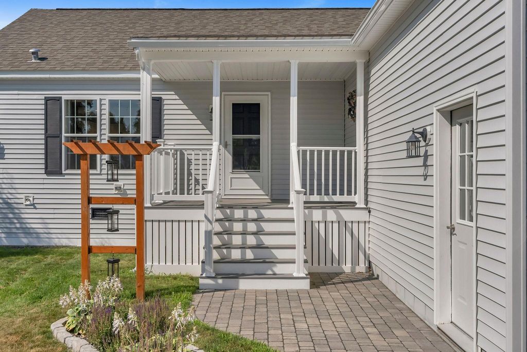 202 Emerald Drive, Scarborough, ME 04106 — photo 4