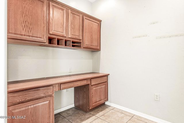 649 W Knotwood Street, Green Valley, AZ 85614