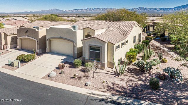 649 W Knotwood Street, Green Valley, AZ 85614