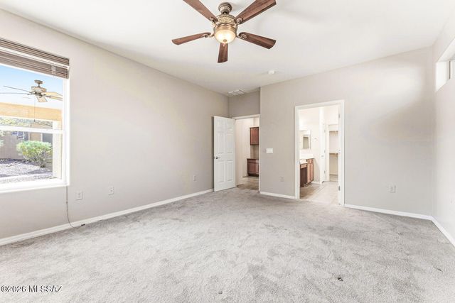 649 W Knotwood Street, Green Valley, AZ 85614