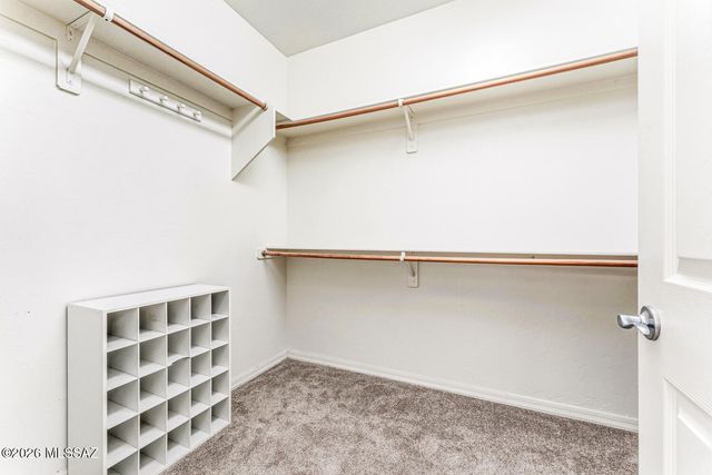 649 W Knotwood Street, Green Valley, AZ 85614