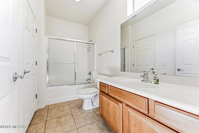 649 W Knotwood Street, Green Valley, AZ 85614