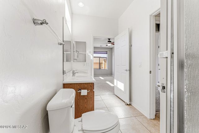 649 W Knotwood Street, Green Valley, AZ 85614