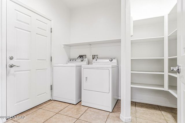 649 W Knotwood Street, Green Valley, AZ 85614