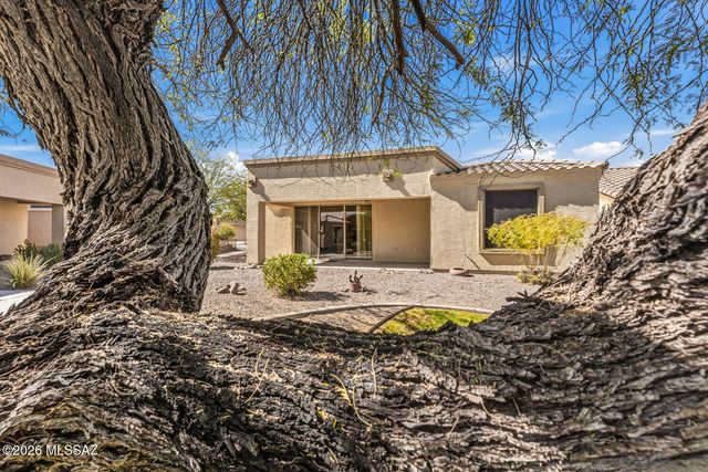 649 W Knotwood Street, Green Valley, AZ 85614