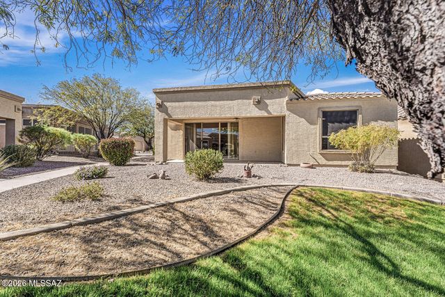 649 W Knotwood Street, Green Valley, AZ 85614