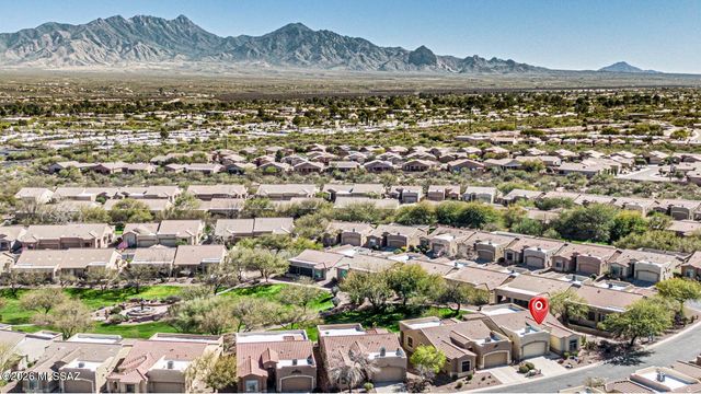 649 W Knotwood Street, Green Valley, AZ 85614