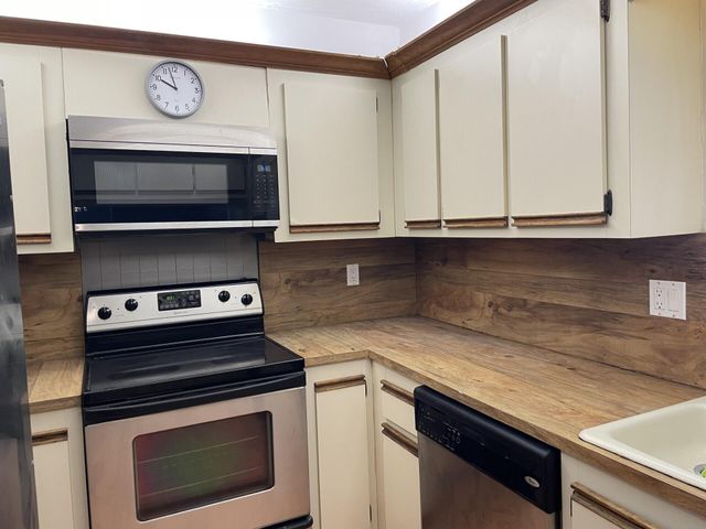 12568 Shoreline Drive 103, Wellington, FL 33414