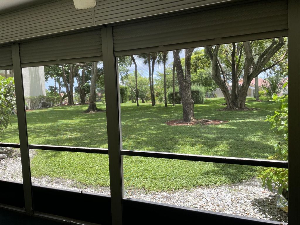 Image 2 of property listing at 12568 Shoreline Drive 103, Wellington, FL 33414