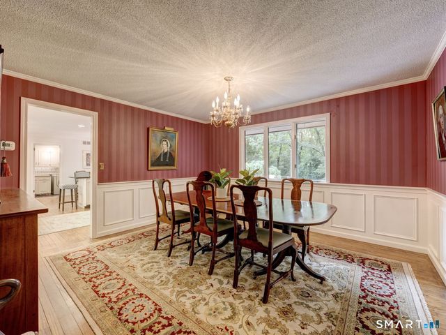 25 Country Lane, Glastonbury, CT 06073