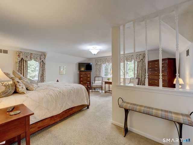 25 Country Lane, Glastonbury, CT 06073