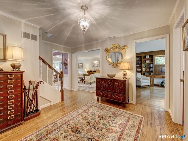 25 Country Lane, Glastonbury, CT 06073