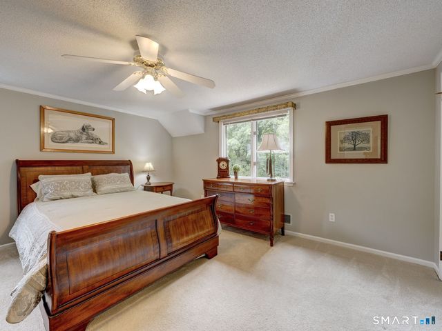 25 Country Lane, Glastonbury, CT 06073