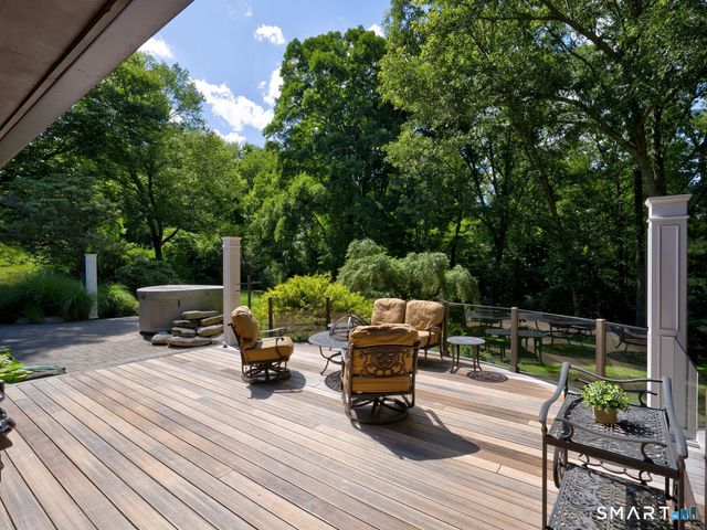 25 Country Lane, Glastonbury, CT 06073