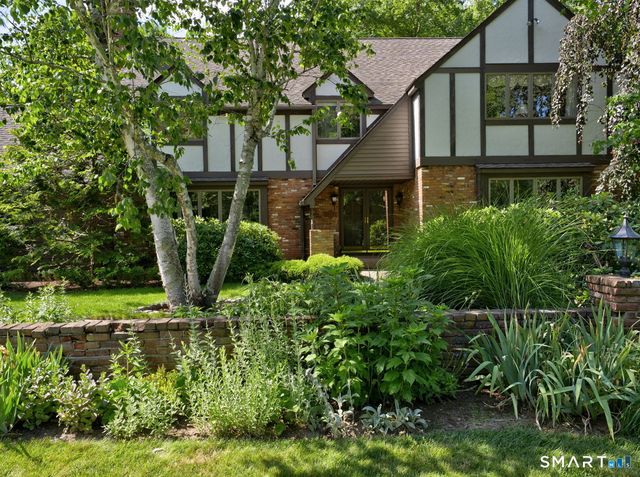 25 Country Lane, Glastonbury, CT 06073