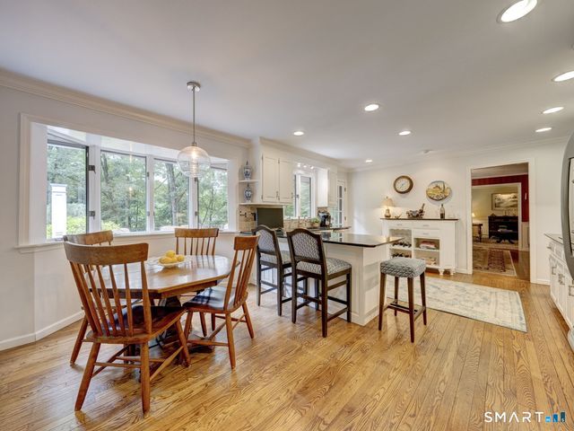 25 Country Lane, Glastonbury, CT 06073
