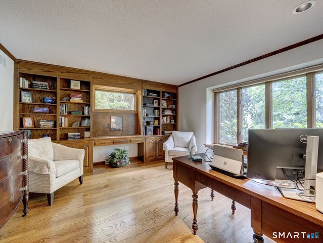 25 Country Lane, Glastonbury, CT 06073