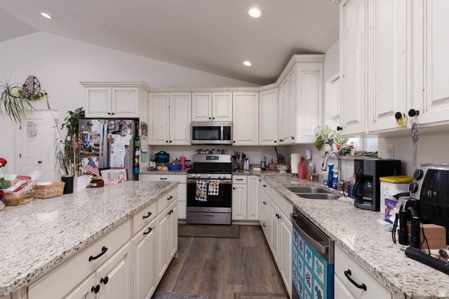 497 N 200 W, Moroni, UT 84646