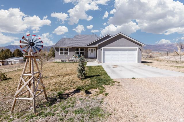 497 N 200 W, Moroni, UT 84646