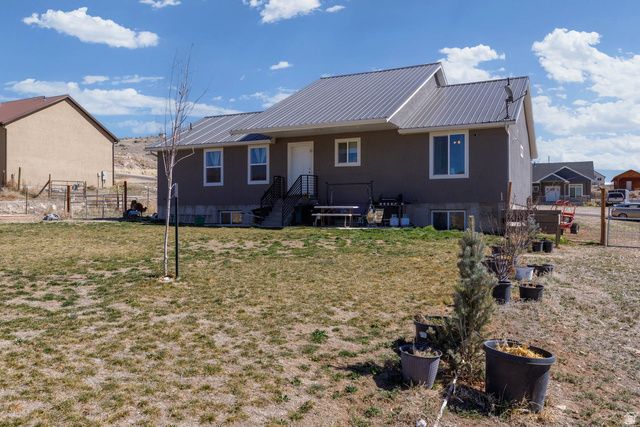 497 N 200 W, Moroni, UT 84646