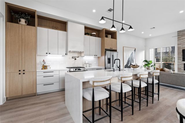 312 E 35th Street, Houston, TX 77018