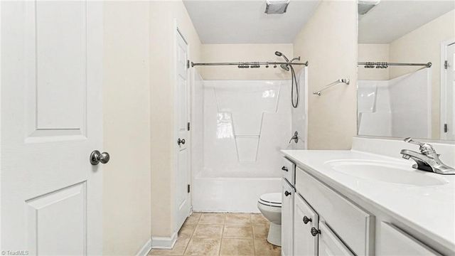 2981 Hyde Place Circle, Winston-salem, NC 27103